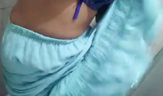 Indian Babe in arms showing Boobs with Masturbation