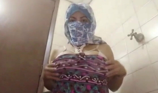 Real Amateur Arab HOT MOM In Hijabi Masturbates, Squirting Creamy Love tunnel To Wet Orgasm On Webcam