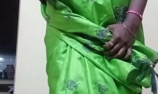 Tamil wife remove saree