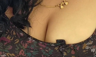 Desi Indian geetahousewife big natural boobs