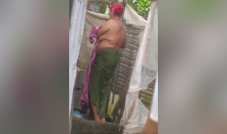 Today Exclusive- Desi Aunty Out Door Bathing Loyalty 1