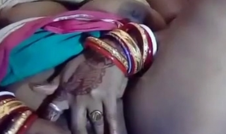 Local Desi Mami Masturbating Using Brinjal Inside Pussy
