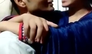 Amateur Desi Teen Lovers Ki Kissing And Titty Sucking Video