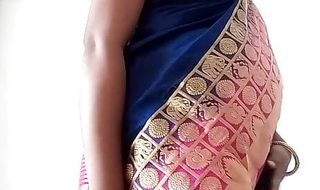 Tamil wife Swetha blouse in the air saree show