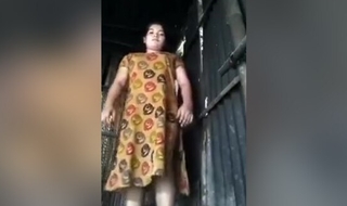Desi Village Girl Shows Boobs And Pussy