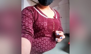 Disappointing Bhabhi Pissing On Live Cam Show