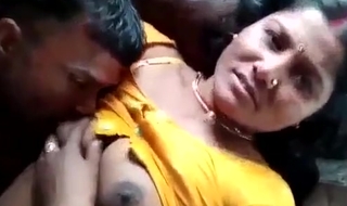 Today Exclusive- Desi Cpl Romance And Hubby Sucking Wife Boobs