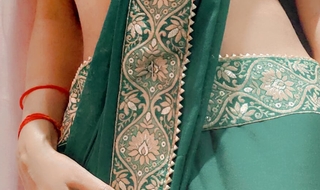 Bhabhi is looking hot in green saree