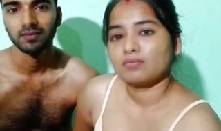 Desi xxx big boobs hot and cute bhabhi apne husband ke friend se chudai