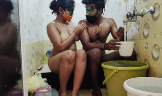 Mene meri girlfriend ke sath pehli baar shower liya bada maaza aaya  Indian girlfriend