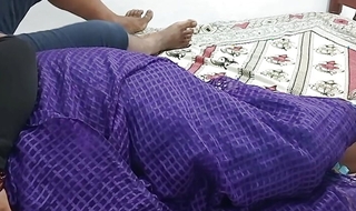 Desi Tamil stepmom prosaic a bed for her stepson he take over advantage and hard fucking
