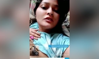 Exclusive – Sexy Look Pak Girl Showing Her Boobs And Pussy On Live Chat