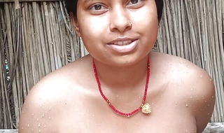 Desi shire bhabhi sucked land while bathing and drank land kapai