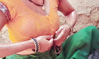 Desi Bhabhi taking bath went (Hindi full audio )